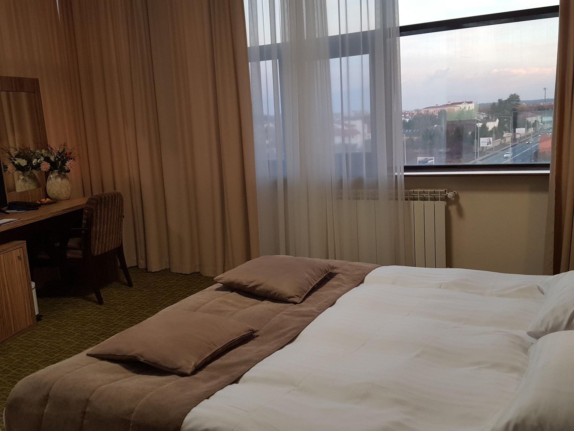 Hotel Tecadra Pipera Exteriér fotografie